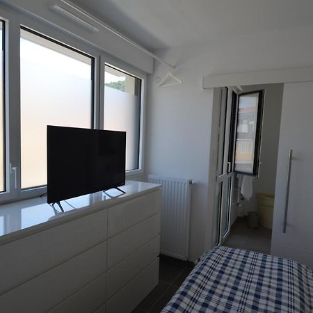 Villa Smolett - Appartement Cosy Au Coeur Du Quartier Du Port نيس المظهر الخارجي الصورة